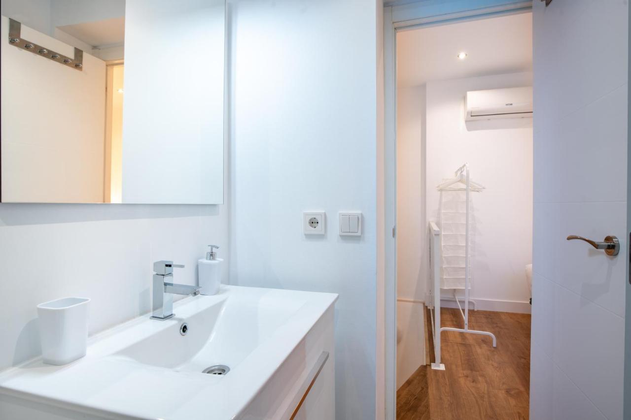 Holi-Rent Gonzalez Cuadrado Apartment Seville Exterior photo